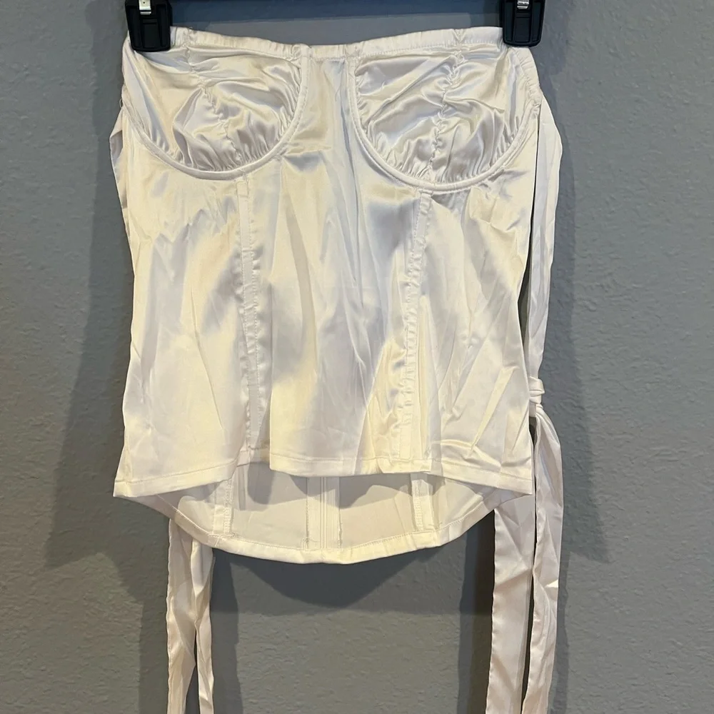Women Gisele Satin Sleeveless Top - Picture 1 of 3